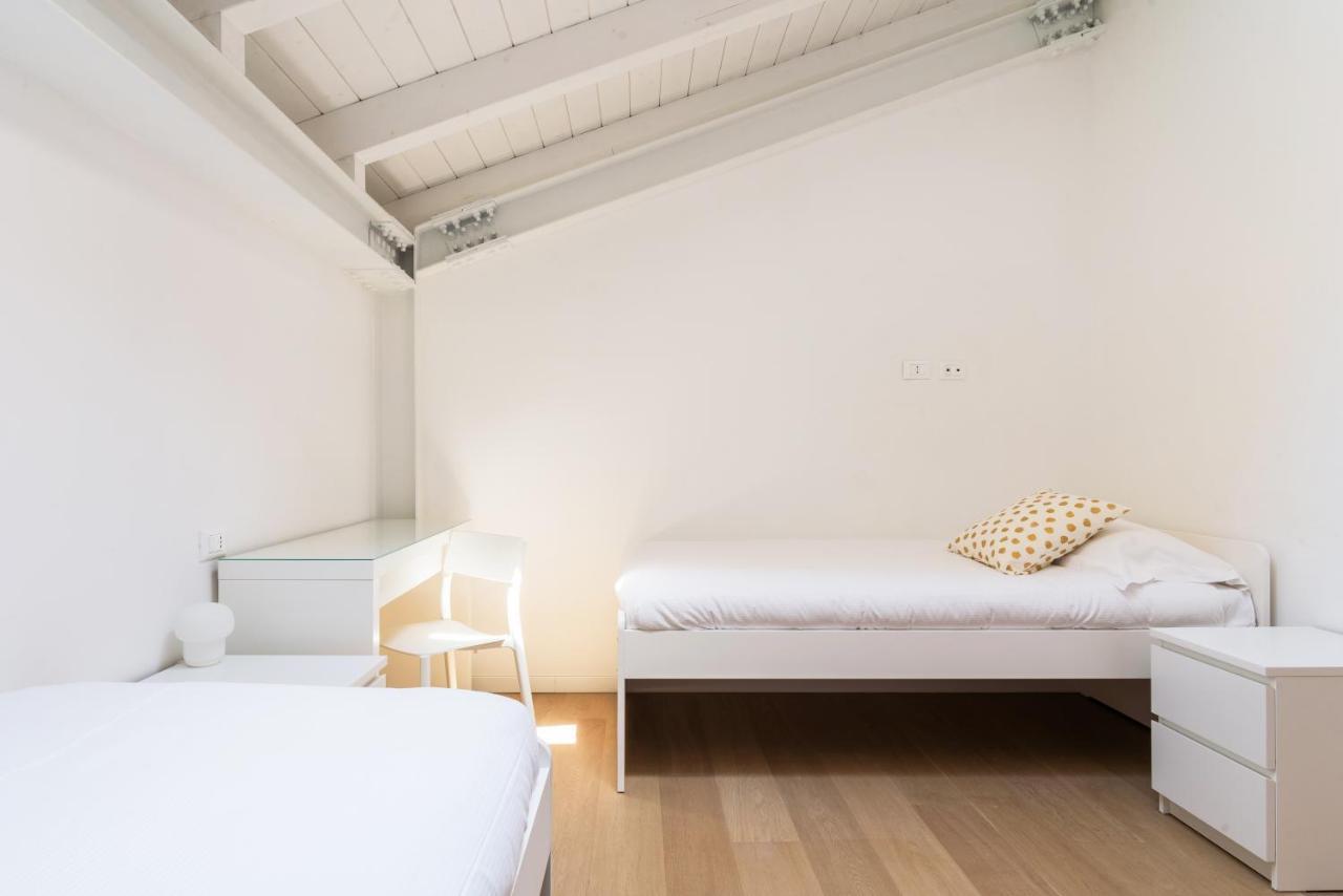 White Navigli Apartment Милано Екстериор снимка