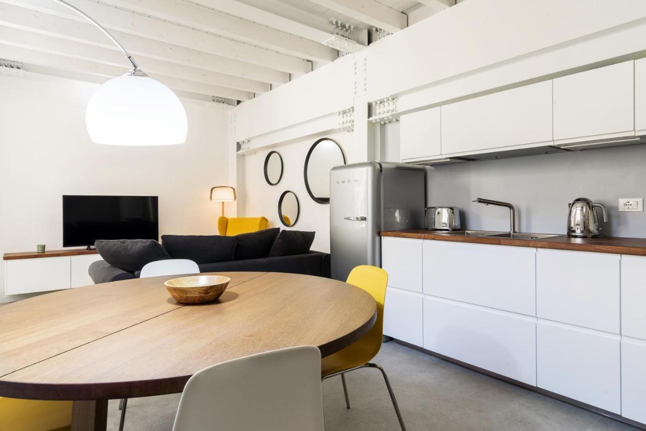 White Navigli Apartment Милано Екстериор снимка