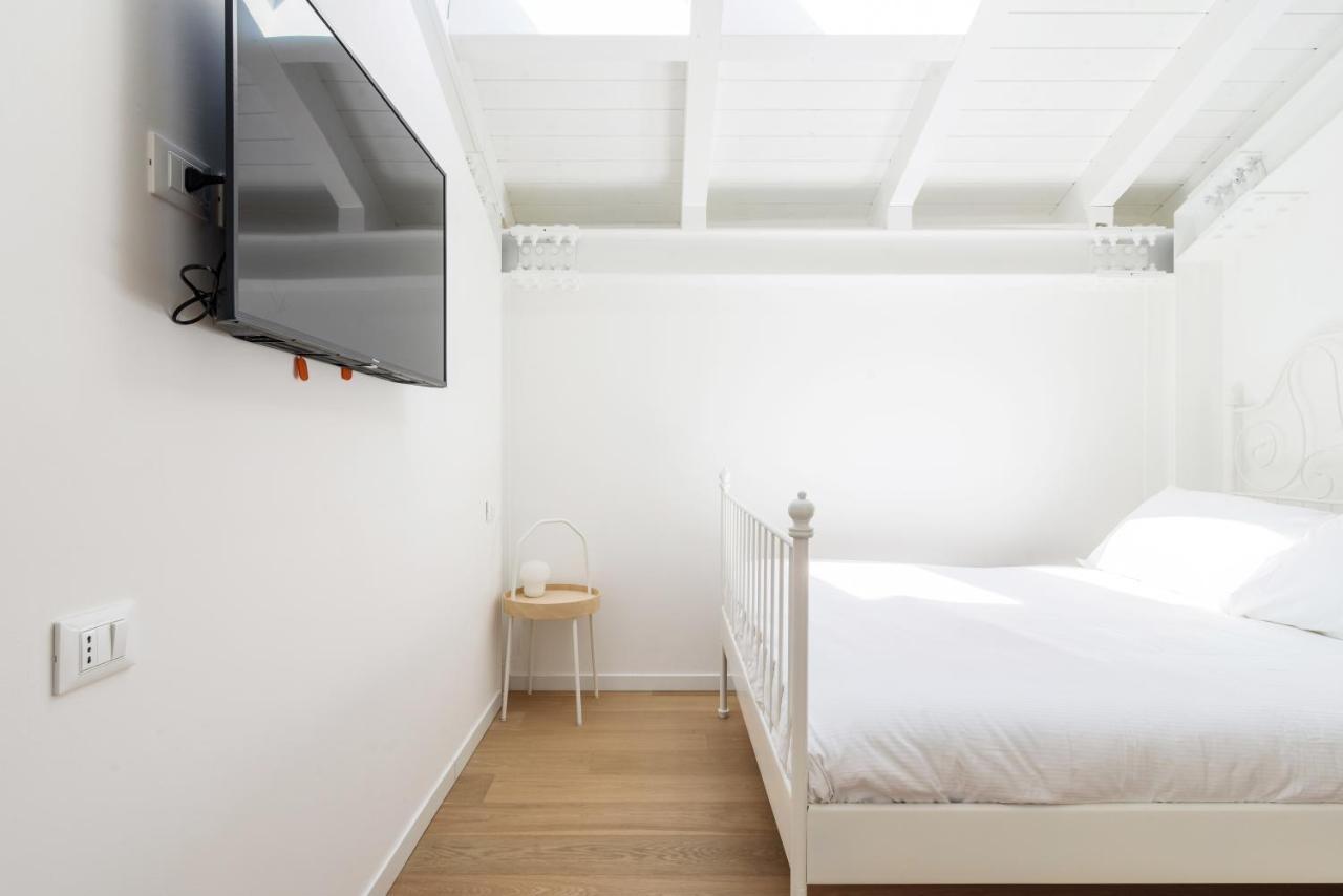 White Navigli Apartment Милано Екстериор снимка