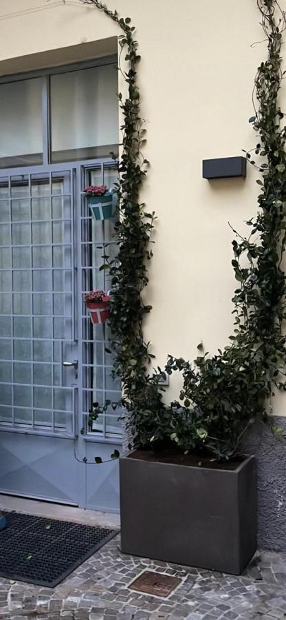 White Navigli Apartment Милано Екстериор снимка